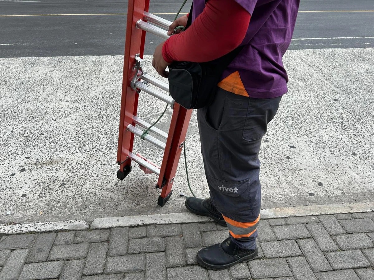 Execução de trabalhadores espalha medo e afasta técnicos de internet de bairros de Salvador